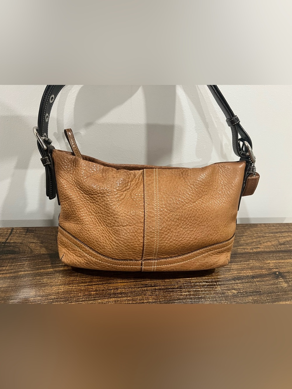 Vintage Coach F10942 Soho Tan Pebbled Leather Baguette Shoulder Bag Y2K